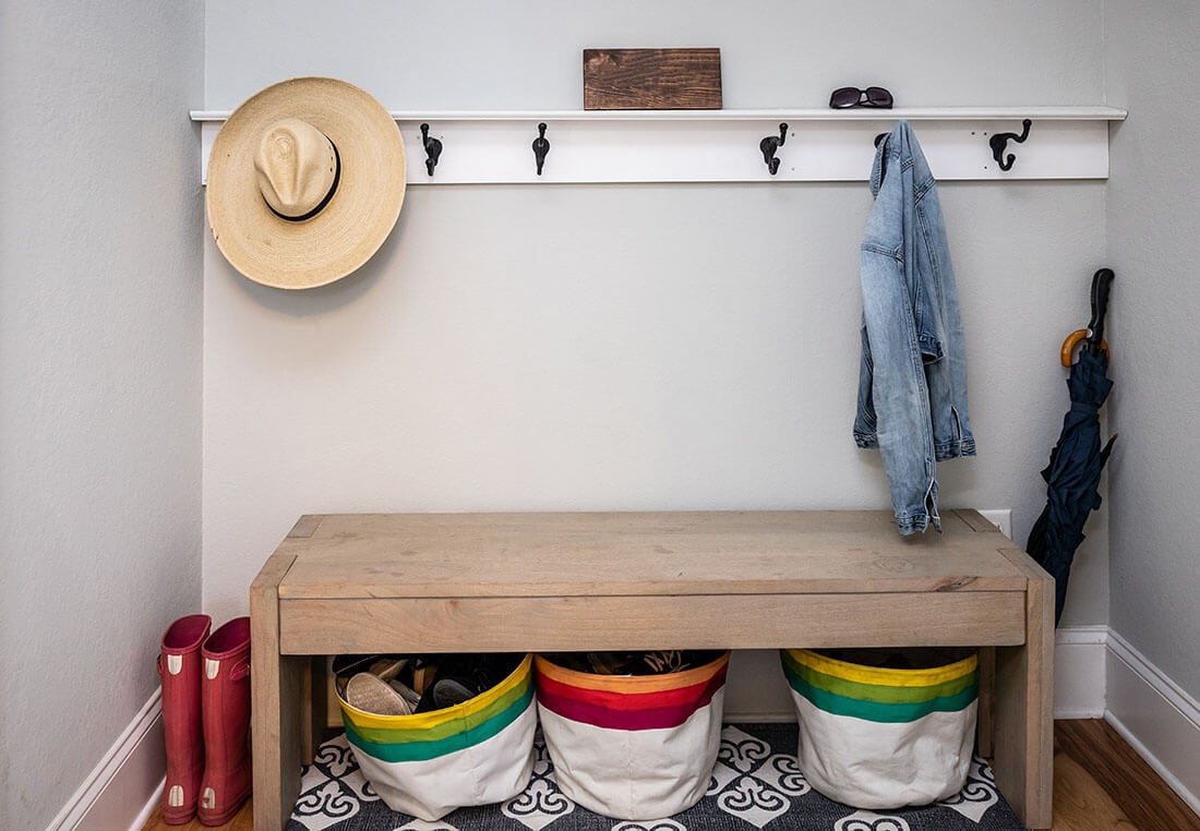 entryway with hats rack